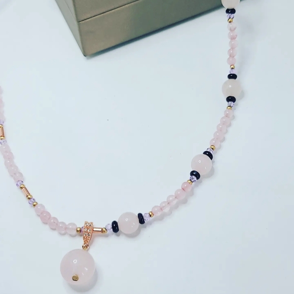Rose Quartz Minimalist Necklace - Picture 4 of 4